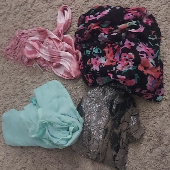 Bundle of Neck Scarves - Picture 1 of 3